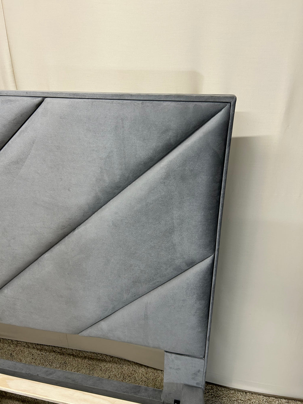 AkmaBed Chevron Queen Bed – Gray Velvet Upholstered Platform Bed