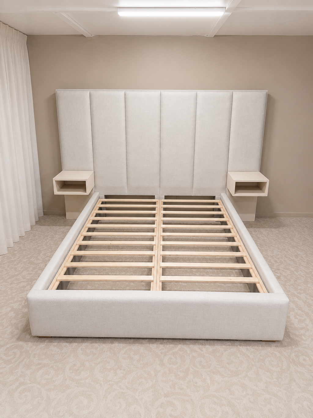 AkmaBed Queen Upholstered Bed – 6 Panel Headboard with Floating Nightstands | Woven Beige