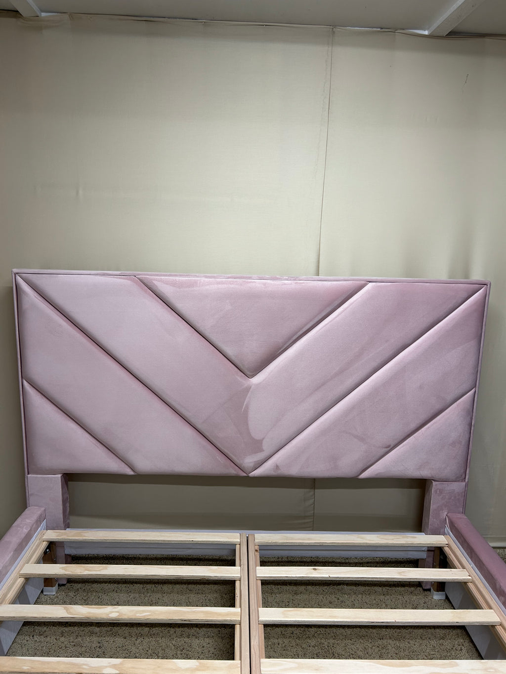AkmaBed Chevron Queen Bed – Blush Pink Velvet Upholstered Platform Bed