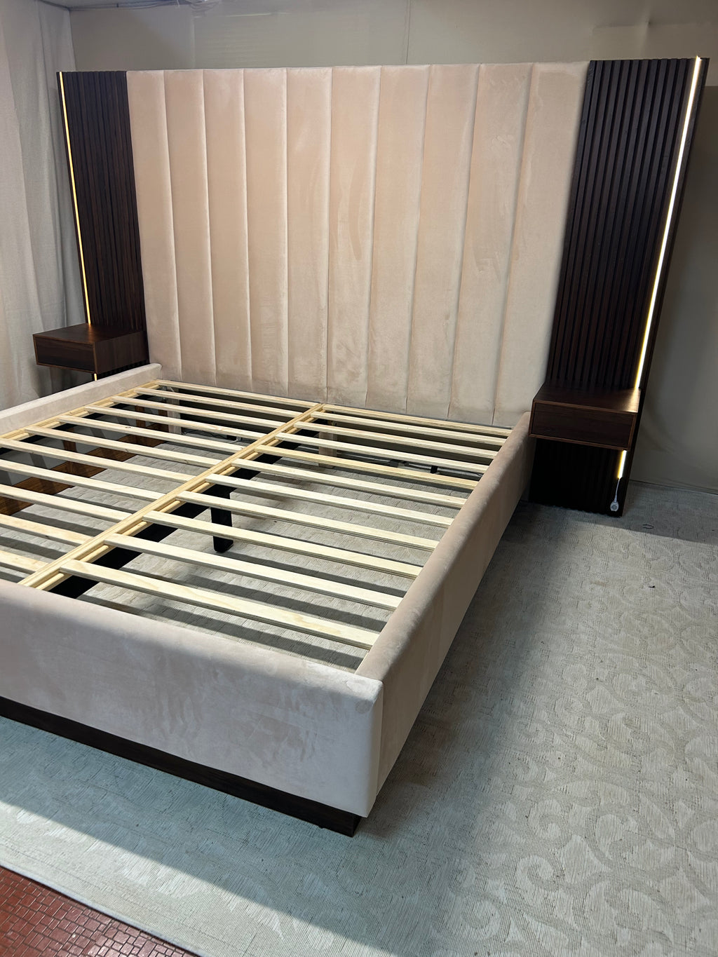 Akmabed Luxury Velour King Bed with LED Floating Nightstands