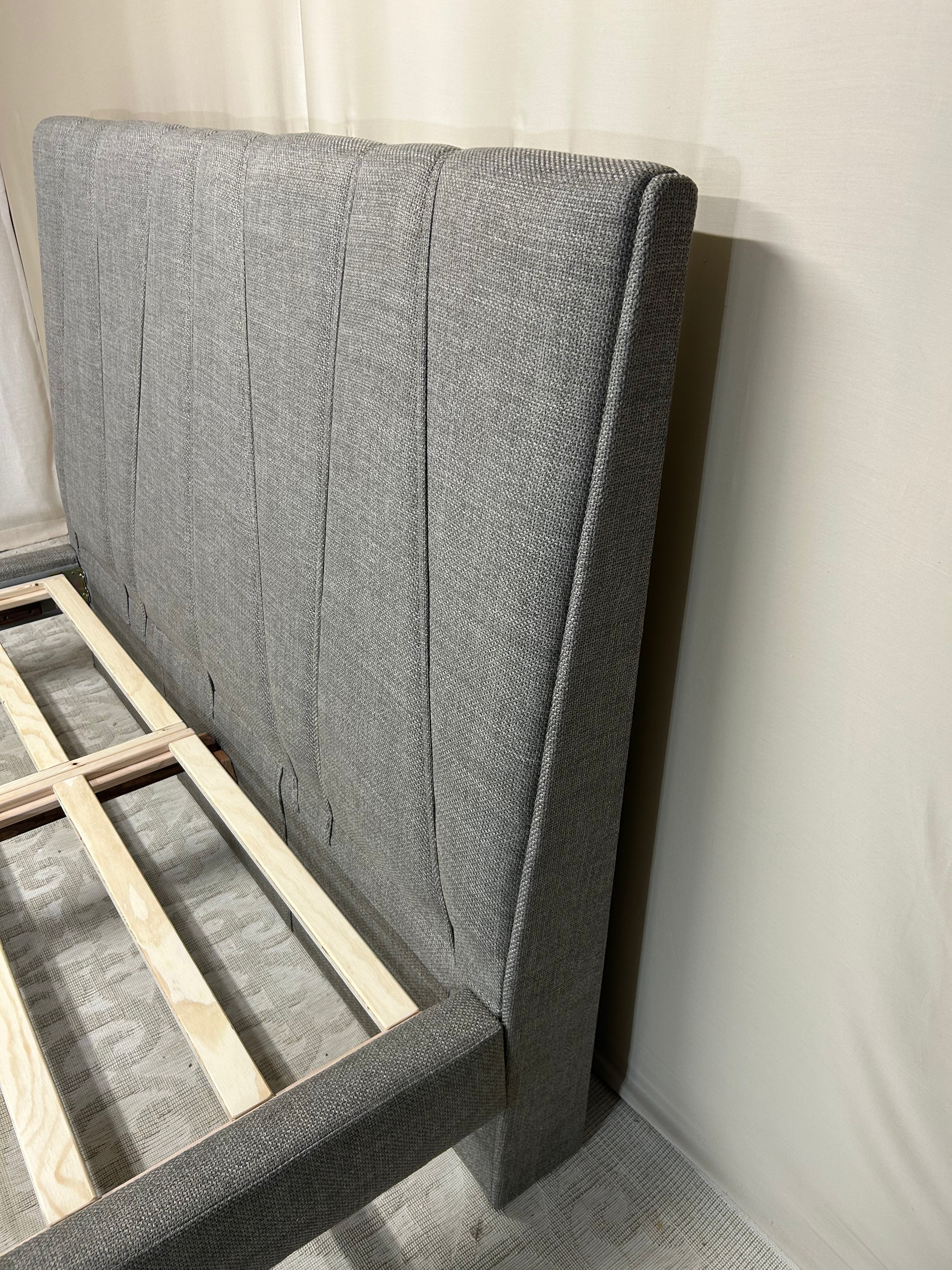 AkmaBed “Vento” Queen Bed – Gray
