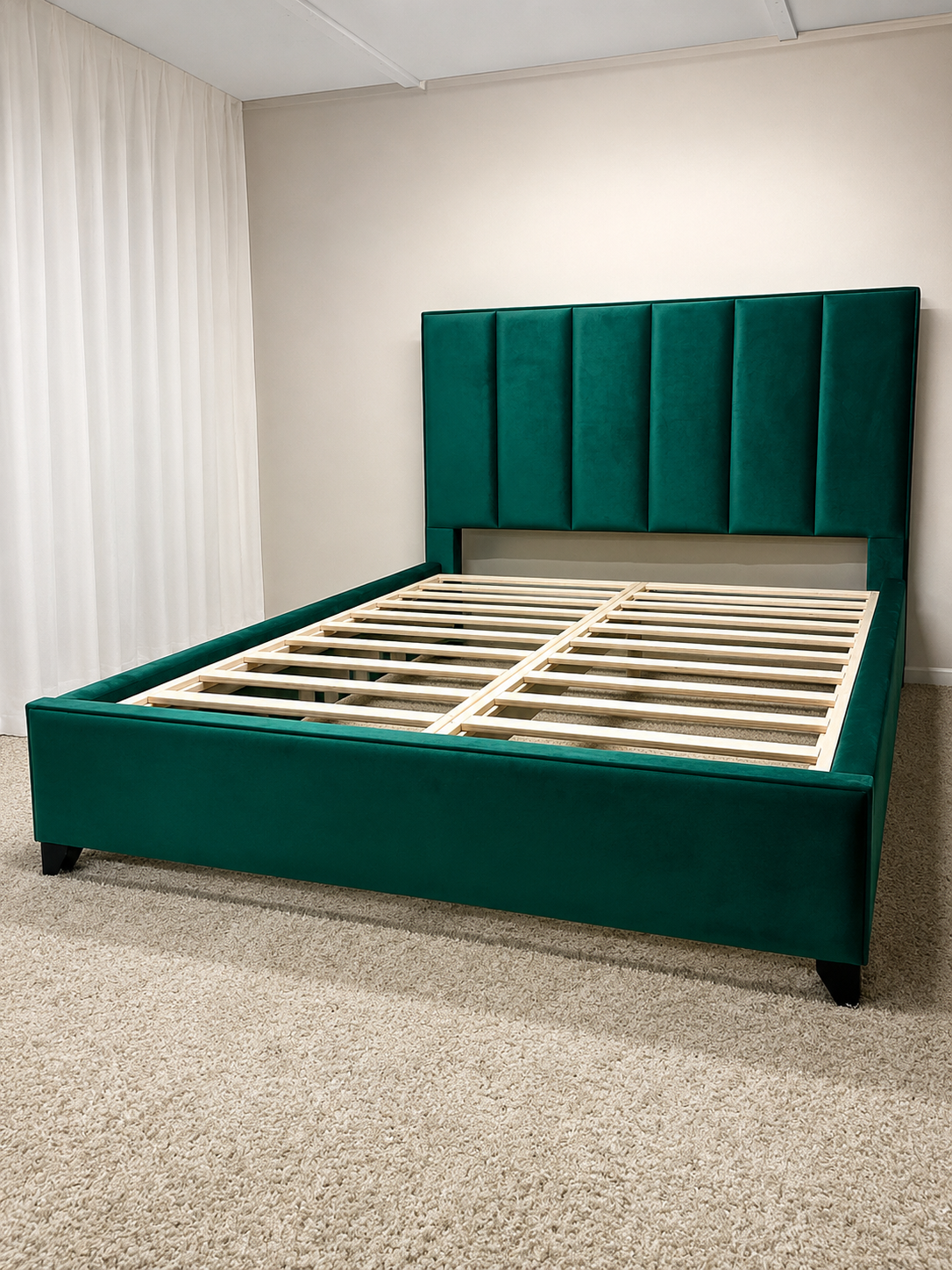 AkmaBed Emerald Panel Queen Bed – Emerald Green Velvet Upholstered Bed