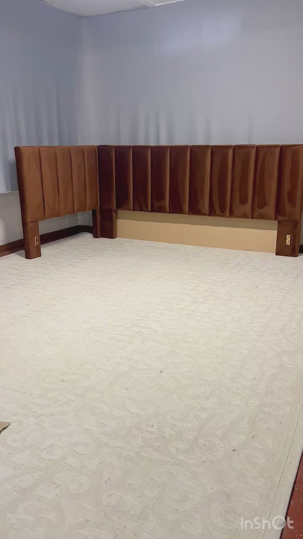 AkmaBed – Twin Size Upholstered Platform Bed