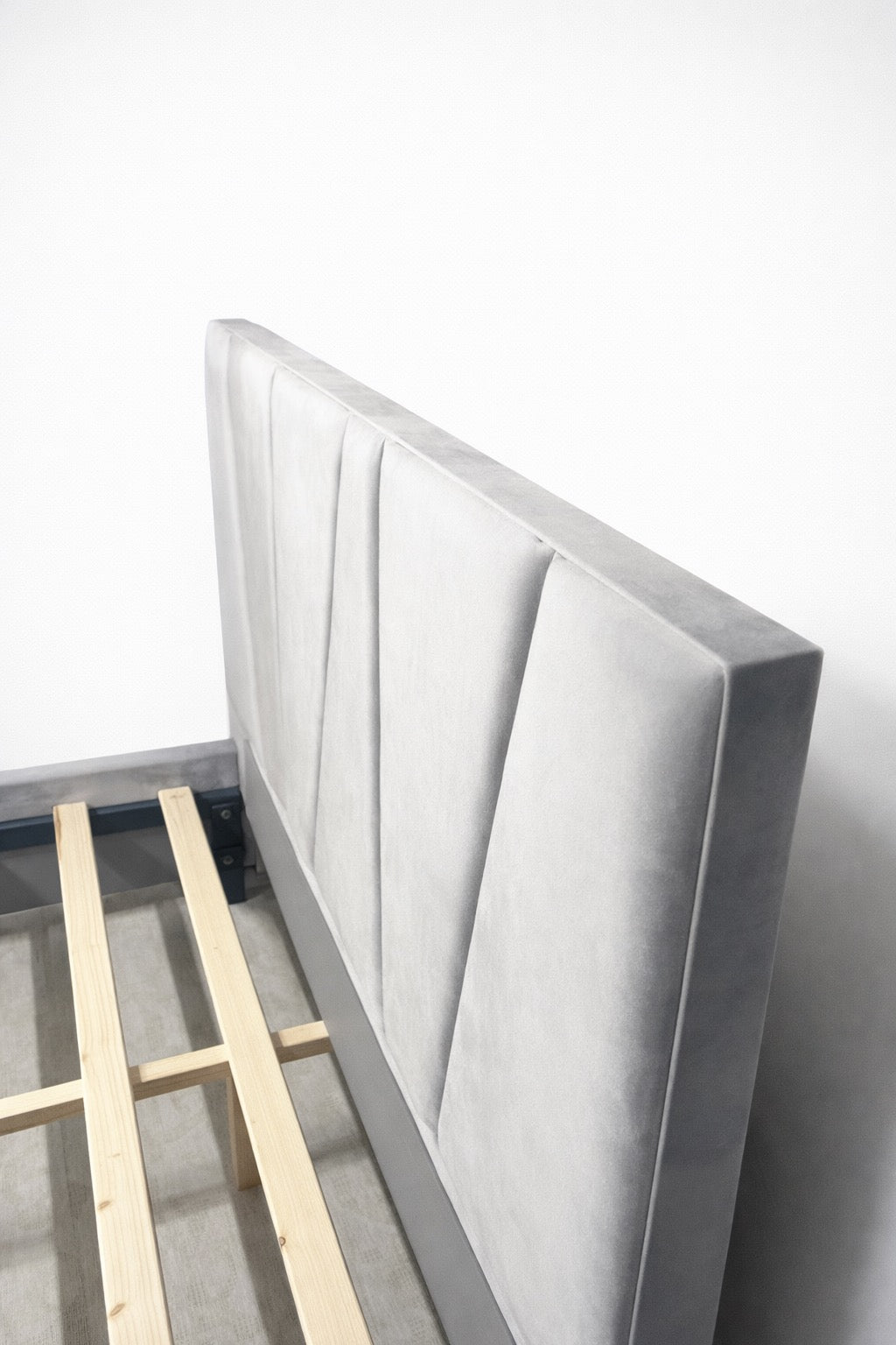 AkmaBed Modern Upholstered Bed – In Stock